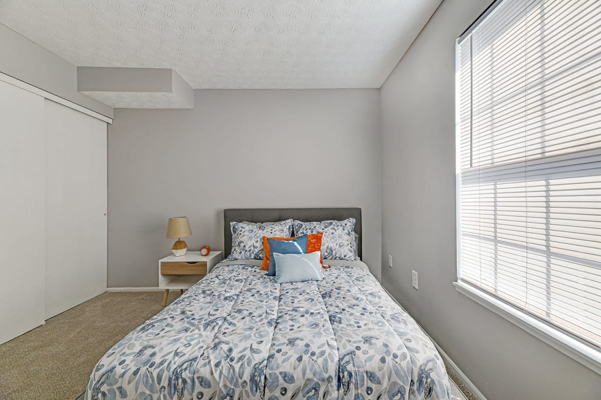 Luxury Apartments for Rent in 43228 Trinity Lakes Apartments